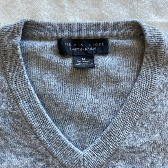 Cashmere V neck Sweater Blooming dale - Picture 7 of 8